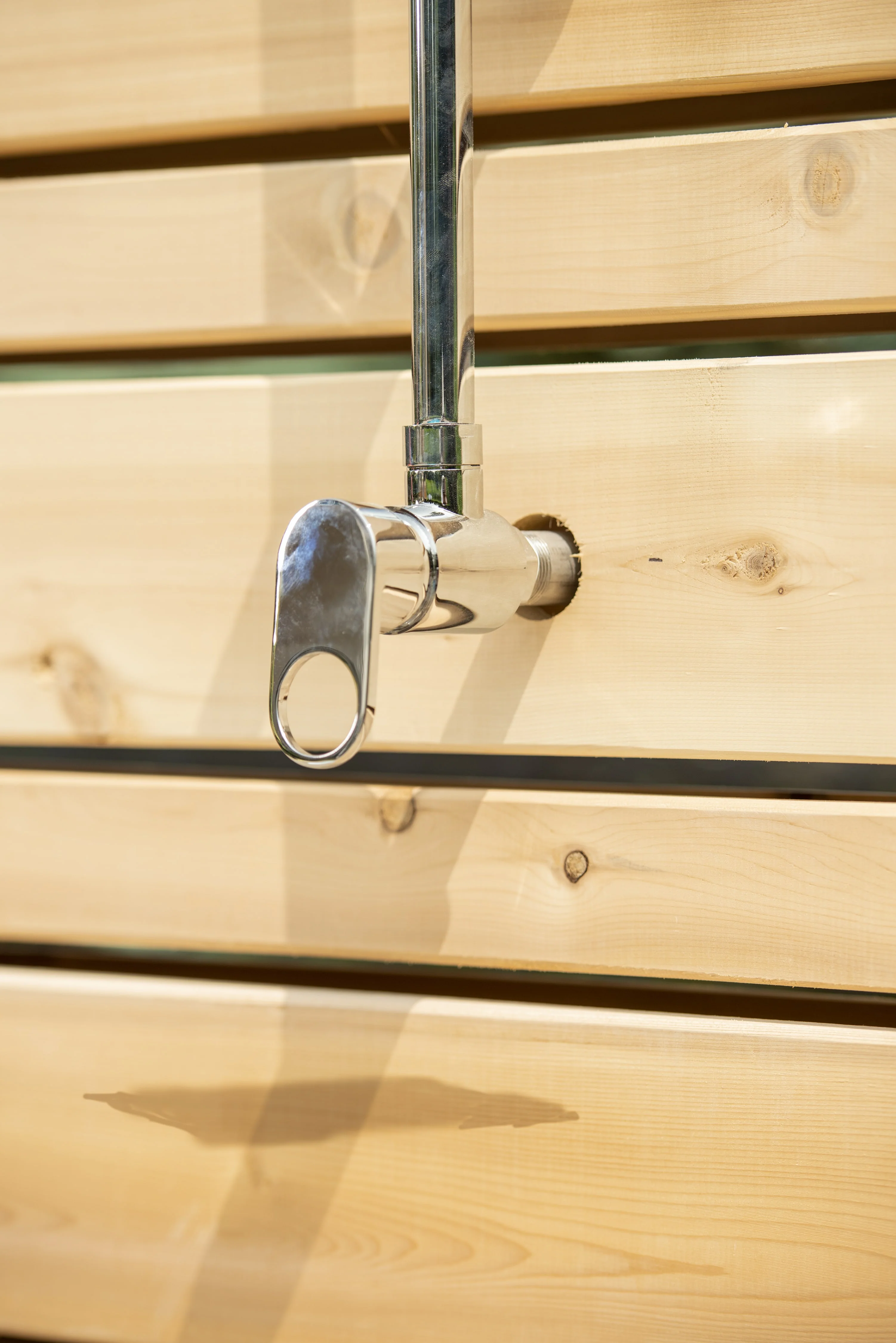 Dundalk CT Savannah Standing Shower - White Cedar - Image 15