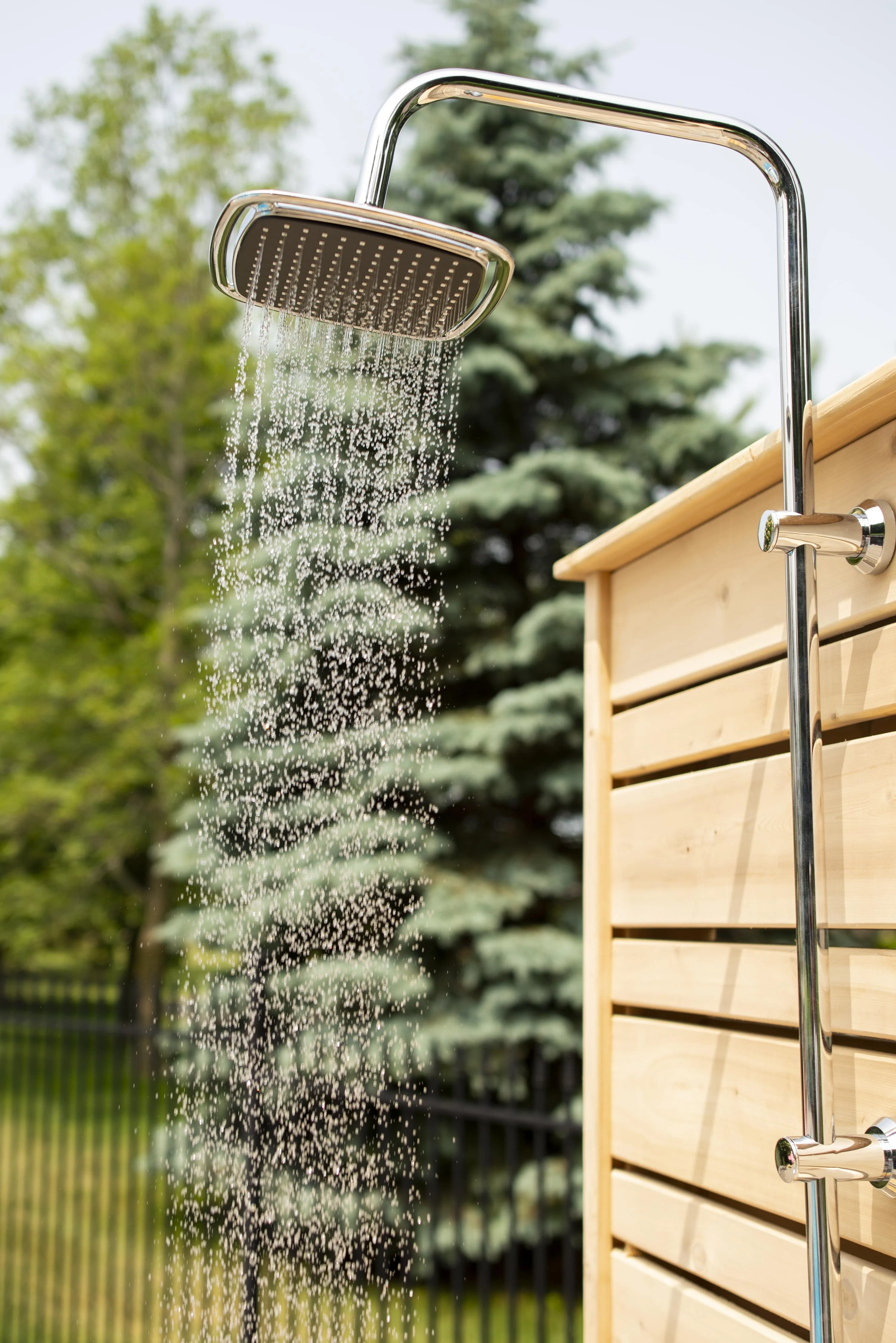 Dundalk CT Savannah Standing Shower - White Cedar - Image 16